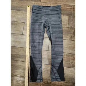 Lululemon Womens Compression Leggings Size 2 Black Gray Yoga Pants Capri
